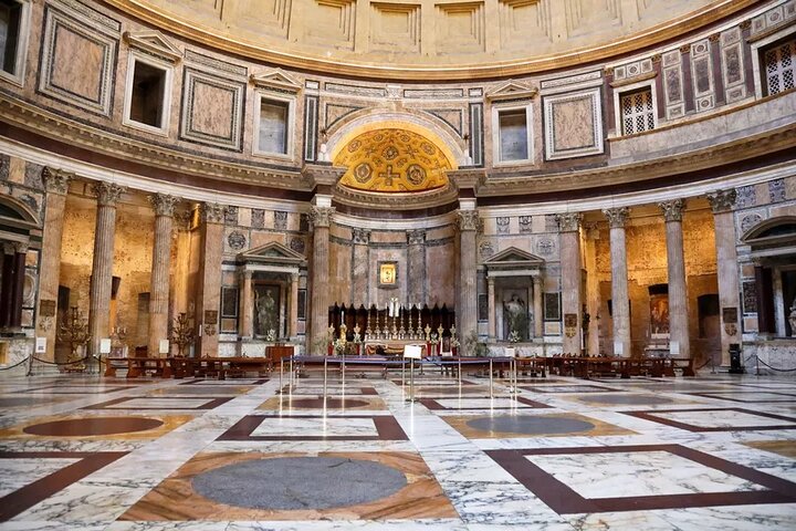 Guided tour of the Pantheon